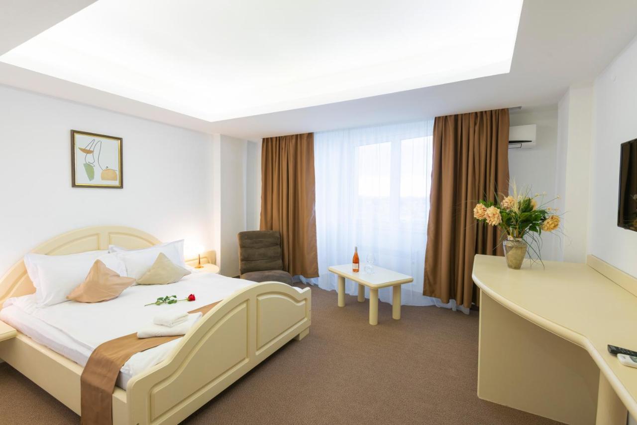 Hotel Randy Констанца Екстериор снимка
