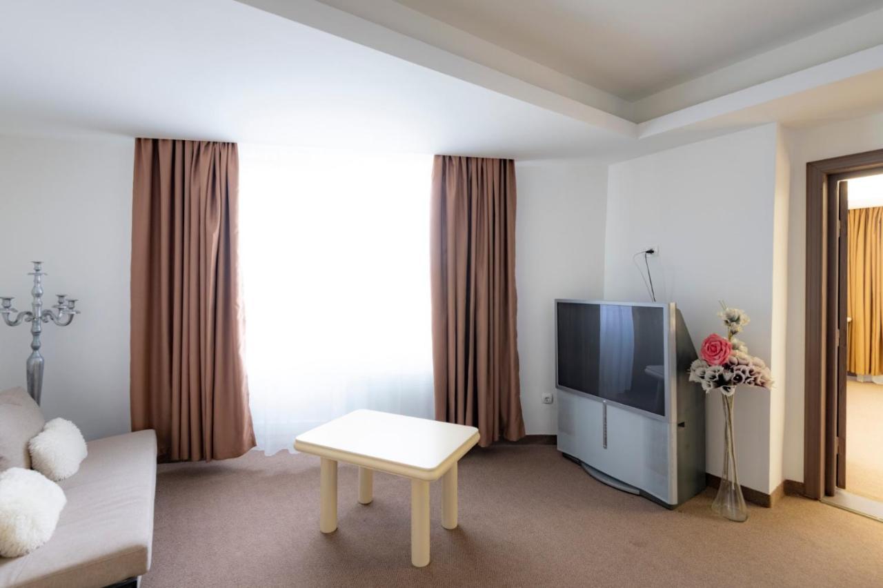 Hotel Randy Констанца Екстериор снимка