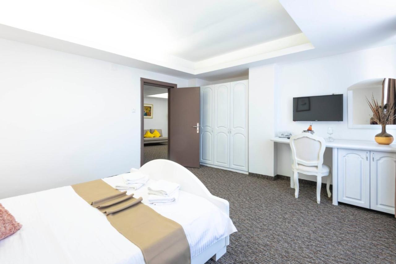 Hotel Randy Констанца Екстериор снимка