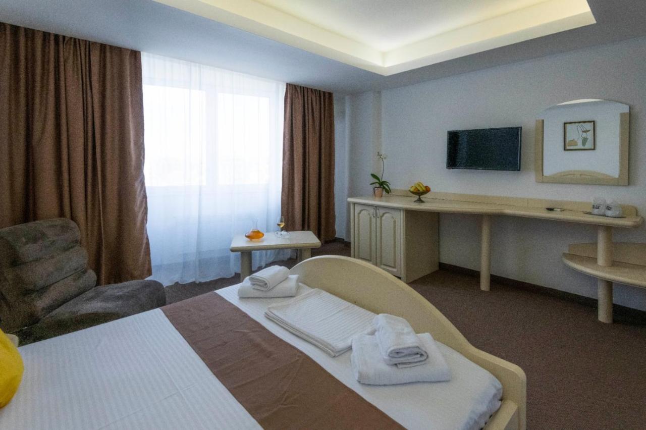 Hotel Randy Констанца Екстериор снимка
