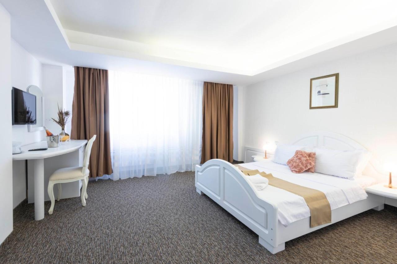 Hotel Randy Констанца Екстериор снимка