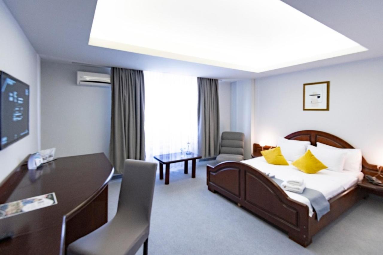 Hotel Randy Констанца Екстериор снимка