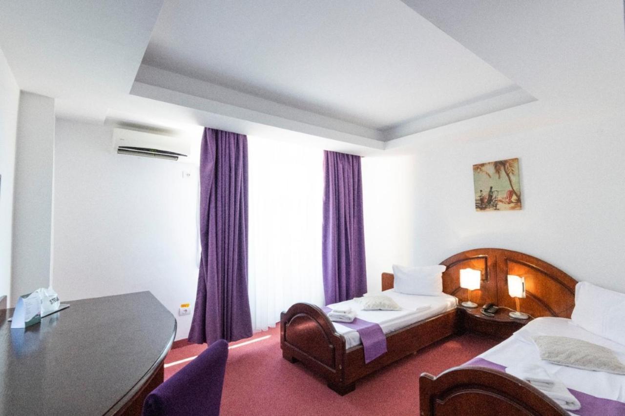 Hotel Randy Констанца Екстериор снимка